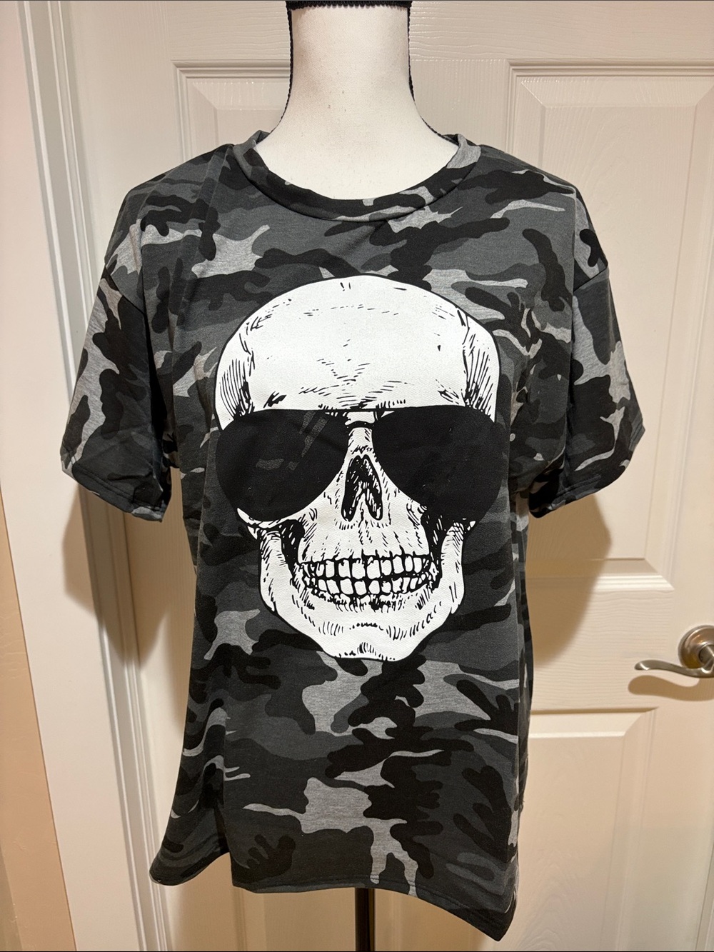 Camouflage Skull Graphic T-Shirt